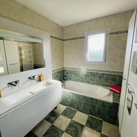 Maison 130m2 Proche Perouges, Lyon Villa *